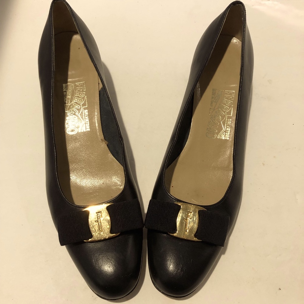 Authentic Ferragamo Navy Shoes size 9 AAA